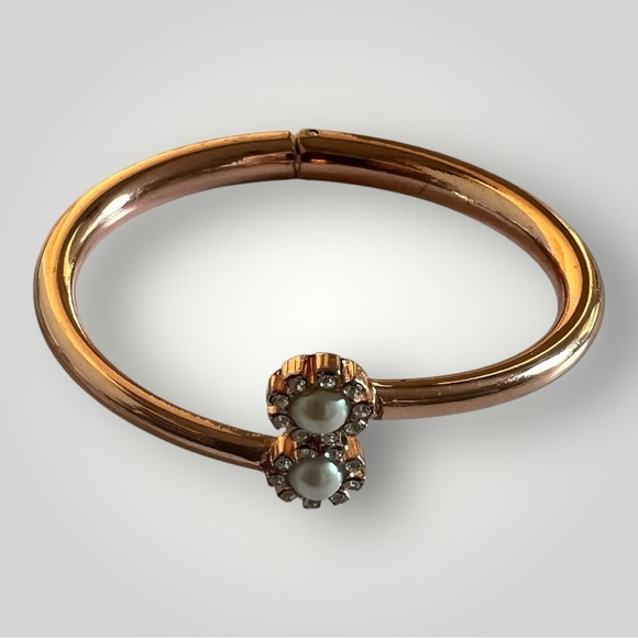 Jewelry - Elegant Rose Gold Bracelet with Pearl Accent